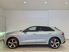 Audi Q8 PI 55 TFSI e quattro 290 kW / 394 CP thumbnail