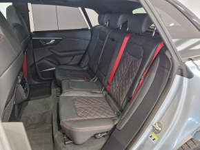 Audi Q8 PI 55 TFSI e quattro 290 kW / 394 CP thumbnail