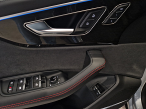 Audi Q8 PI 55 TFSI e quattro 290 kW / 394 CP thumbnail