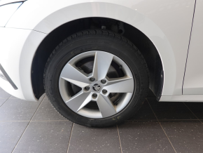 Škoda OCTAVIA COMBI AMBITION 2.0 TDI DSG thumbnail