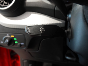 Audi Q2 35 TFSI thumbnail