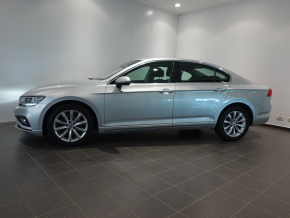 VW Noul Passat Comfortline 2.0 TDI DSG thumbnail