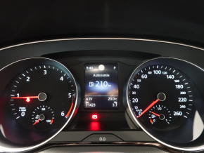 VW Noul Passat Comfortline 2.0 TDI DSG thumbnail