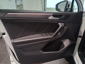 VW Noul Tiguan R-Line 2,0 TDI SCR DSG 4Mot thumbnail