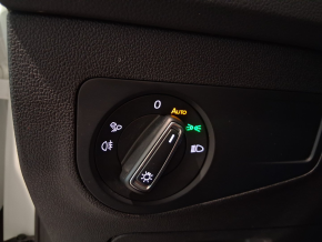 VW Noul Tiguan R-Line 2,0 TDI SCR DSG 4Mot thumbnail