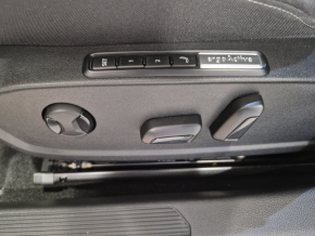 VW Noul Golf Style 2.0 TDI DSG thumbnail