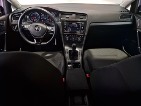 VW Golf Comfortline 1.6 TDI thumbnail