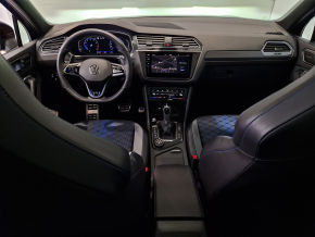 VW Tiguan R TSI 4MOTION DSG thumbnail