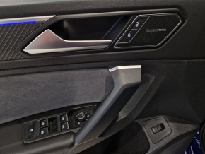 VW Tiguan R TSI 4MOTION DSG thumbnail