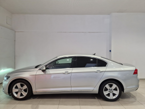 VW Noul Passat Highline 2.0 TDI DSG thumbnail