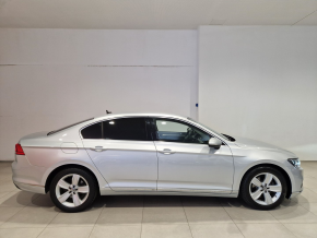 VW Noul Passat Highline 2.0 TDI DSG thumbnail