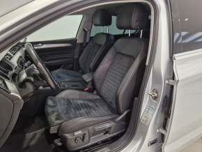 VW Noul Passat Highline 2.0 TDI DSG thumbnail