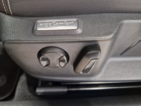 VW Noul Passat Highline 2.0 TDI DSG thumbnail