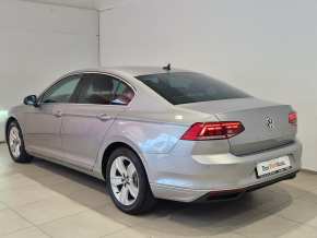 VW Noul Passat Comfortline 2.0 TDI DSG thumbnail