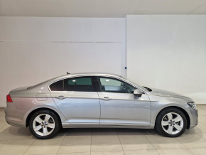 VW Noul Passat Comfortline 2.0 TDI DSG thumbnail