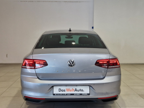 VW Noul Passat Comfortline 2.0 TDI DSG thumbnail