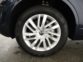 VW Noul Touareg R-Line V6 TSI thumbnail