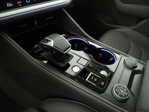 VW Noul Touareg R-Line V6 TSI thumbnail