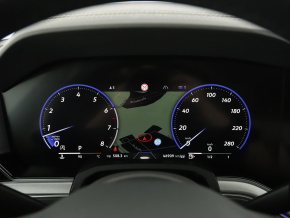 VW Noul Touareg R-Line V6 TSI thumbnail