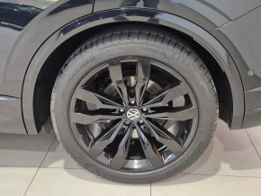 VW Touareg R-Style V6 TDI thumbnail