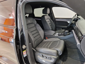 VW Touareg R-Style V6 TDI thumbnail