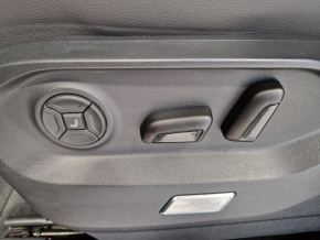 VW Touareg R-Style V6 TDI thumbnail