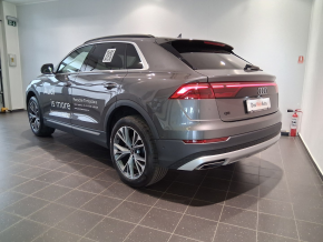 Audi Q8 PI 45 TDI quattro thumbnail