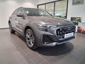Audi Q8 PI 45 TDI quattro thumbnail