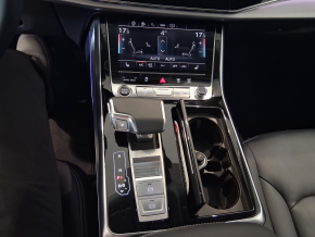 Audi Q8 PI 45 TDI quattro thumbnail