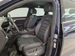 VW Touareg R-Style V6 TDI thumbnail