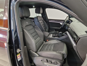 VW Touareg R-Style V6 TDI thumbnail