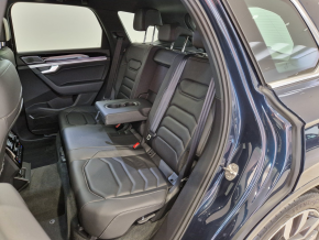 VW Touareg R-Style V6 TDI thumbnail