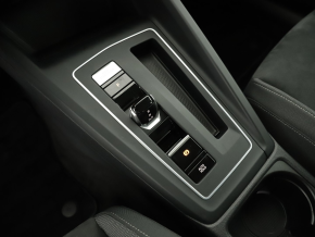 VW Noul Golf Variant Life 2.0 TDI DSG thumbnail