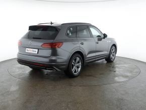 VW Touareg R-Line TDI 4MOTION thumbnail