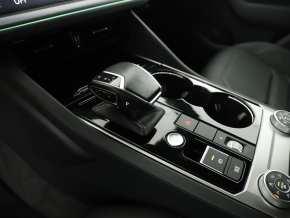 VW Touareg R-Line TDI 4MOTION thumbnail