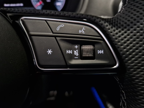 Audi Q2 S line 35 TFSI thumbnail