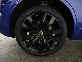 VW Touareg R-Style V6 TDI thumbnail