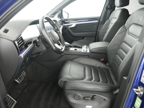 VW Touareg R-Style V6 TDI thumbnail