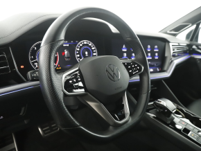 VW Touareg R-Style V6 TDI thumbnail