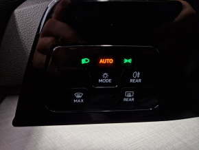 VW Golf Life 1.5 TSI DSG PHEV TD thumbnail
