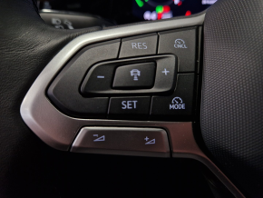 VW Golf Life 1.5 TSI DSG PHEV TD thumbnail