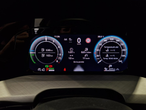 VW Golf Life 1.5 TSI DSG PHEV TD thumbnail