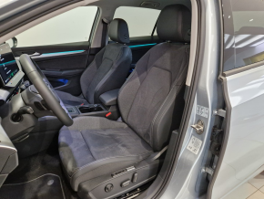 VW Noul Golf Adv. 1.5 eTSI DSG ACT m.hyb TD thumbnail