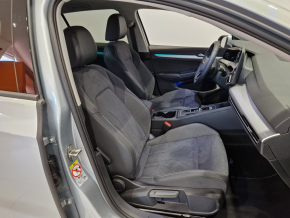 VW Noul Golf Adv. 1.5 eTSI DSG ACT m.hyb TD thumbnail