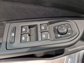 VW Noul Golf Adv. 1.5 eTSI DSG ACT m.hyb TD thumbnail