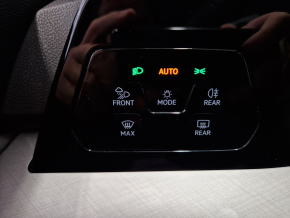 VW Noul Golf Adv. 1.5 eTSI DSG ACT m.hyb TD thumbnail