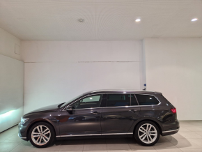 VW Passat Variant Elegance TDI SCR DSG thumbnail