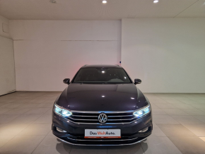 VW Passat Variant Elegance TDI SCR DSG thumbnail