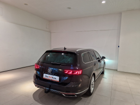 VW Passat Variant Elegance TDI SCR DSG thumbnail