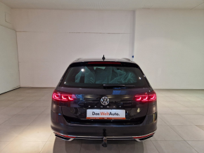 VW Passat Variant Elegance TDI SCR DSG thumbnail